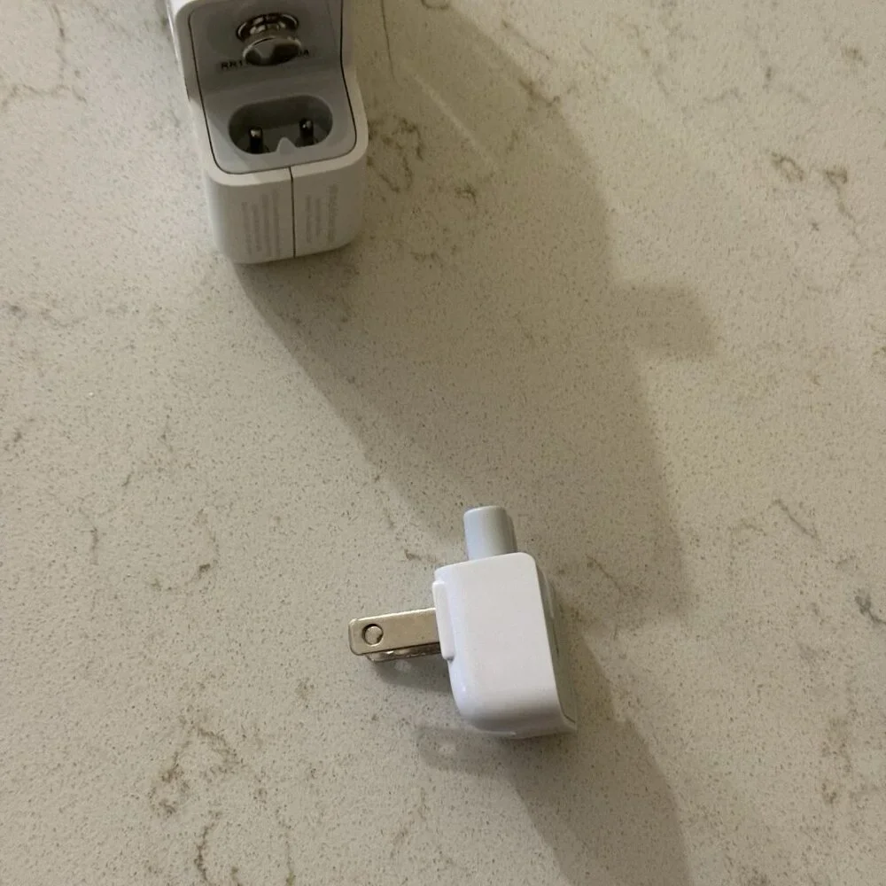 Apple Authentic MacBook Pro 60W MagSafe Power Adapter Charger A1344 A/12378EA